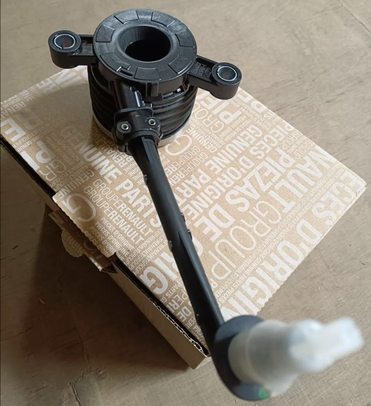 Original 30620-00q1r Gearbox Release Bearing Clutch Slave Cylinder for Renault Nissan