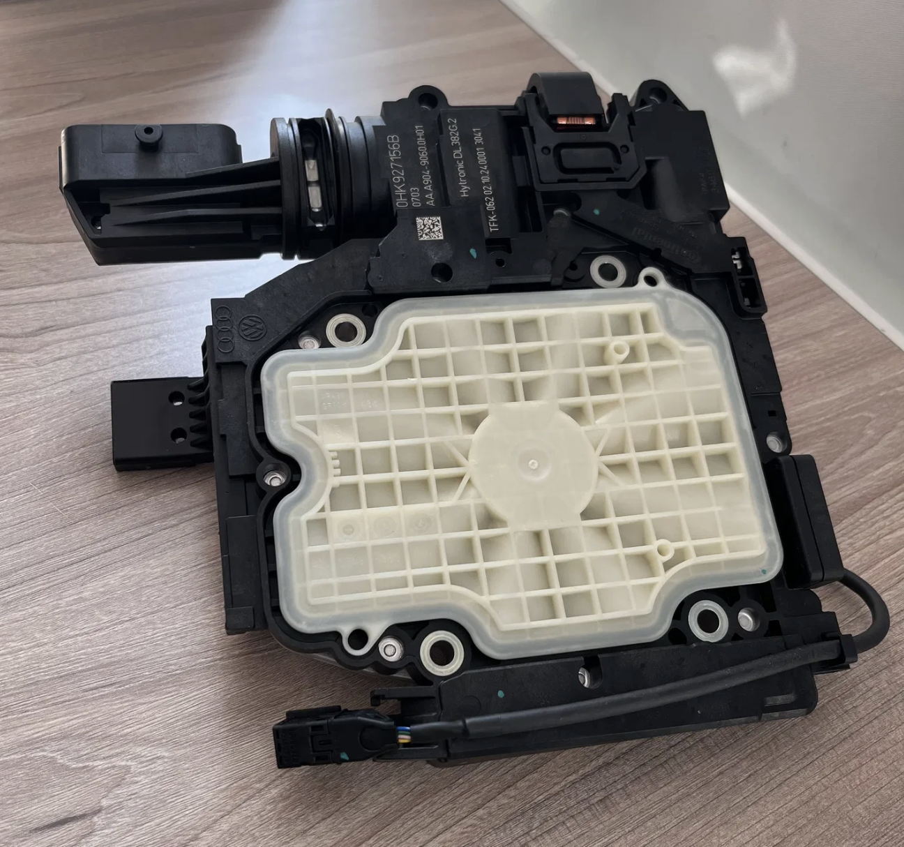 Hot Sale Automotive Parts 0HK927156b Transmission Control Unit for Audi VW