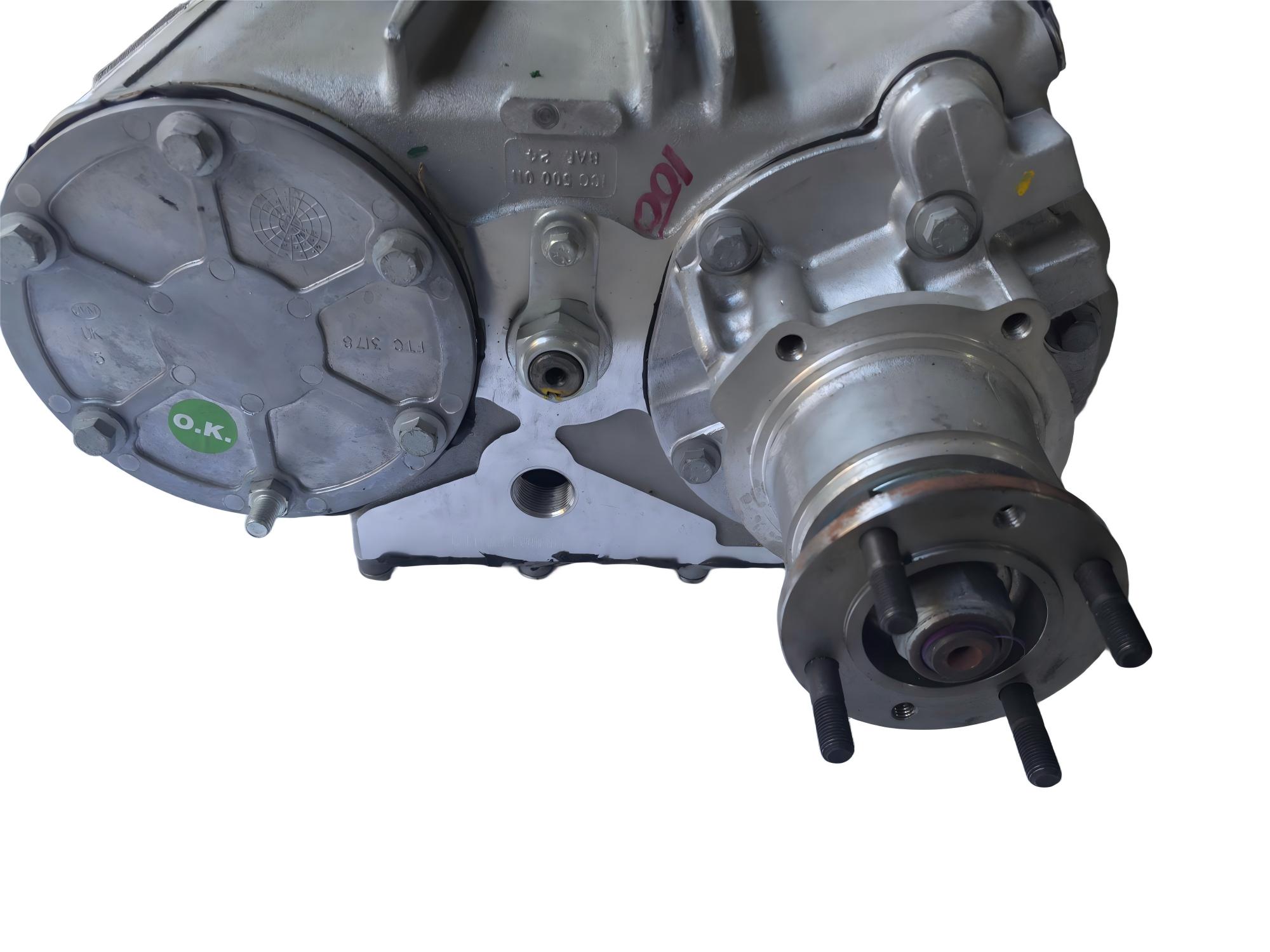 IAB100030 Land Rover Defender 300TDI LT230 Transfer Box