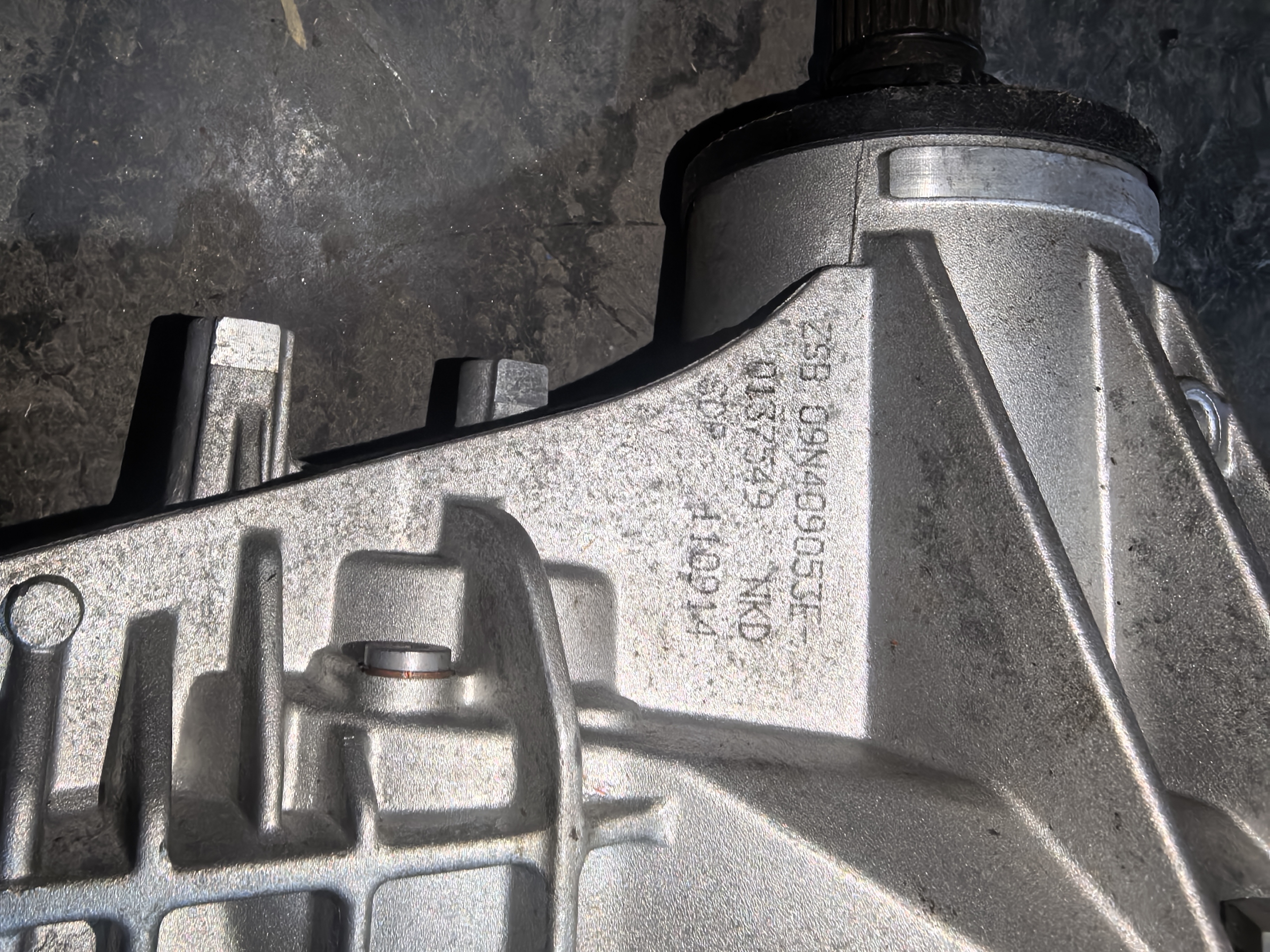 Volkswagen Magway TR TRANSPORTER Transfer Case 09N409053 09N409053B 09N409053E