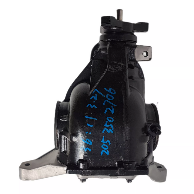 Suitable for 2015-2021 Mercedes-Benz C-Class W205 E-Class W213 Rear Differential Assembly 3.27 Ratio 2053502706